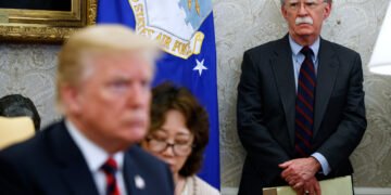 El FBI registra la casa de John Bolton, el ex asesor de seguridad nacional de Trump