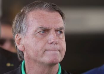 El Tribunal Supremo de Brasil ordena el arresto domiciliario de Jair Bolsonaro