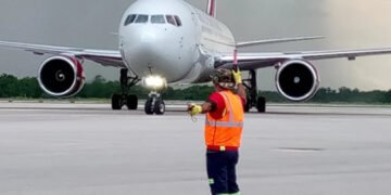 Llega a Cuba otro vuelo con inmigrantes deportados por Estados Unidos