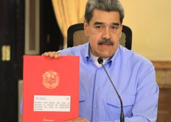 Maduro declararía estado de conmoción exterior ante cerco militar de EEUU