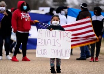 Denunciaron que el gobierno de Trump desactivó la página que permitía a los venezolanos renovar el TPS