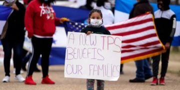 Denunciaron que el gobierno de Trump desactivó la página que permitía a los venezolanos renovar el TPS