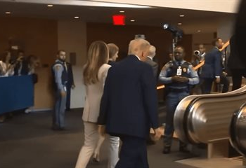 La ONU atribuye el fallo de la escalera mecánica que afectó a Trump a un camarógrafo de su equipo