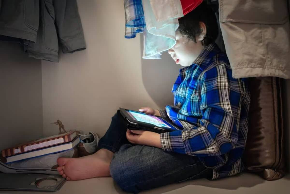 ¿Cómo saber si mi hijo es adicto a las pantallas?