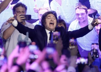 Tras aplastante victoria, Milei dice que ahora comienza «la construcción de la Argentina grande»