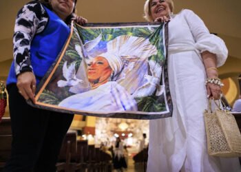 Cubanos en Estados Unidos celebran a Celia Cruz como una diosa que triunfó ante el comunismo