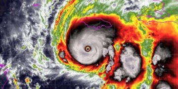 Melissa desata su furia en Jamaica y avanza hacia Cuba como un huracán categoría 4