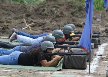 Venezuela denuncia que cinco aviones de combate de EEUU ingresaron en zona de control aéreo cercana al aeropuerto de Maiquetía