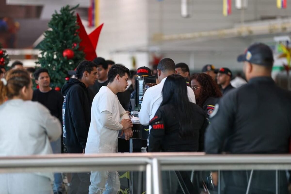 Llegó a Venezuela un vuelo con 166 venezolanos repatriados desde EE UU