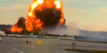 Al menos siete muertos en un accidente de avión de carga en Kentucky