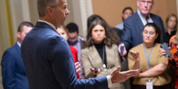 Senado aprueba un acuerdo que allana el camino para reabrir el Gobierno