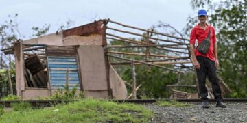 Unas 120,000 personas permanecen evacuadas en Cuba tras el paso del huracán Melissa