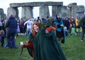 En imágenes: así se vivió el solsticio de invierno en Stonehenge