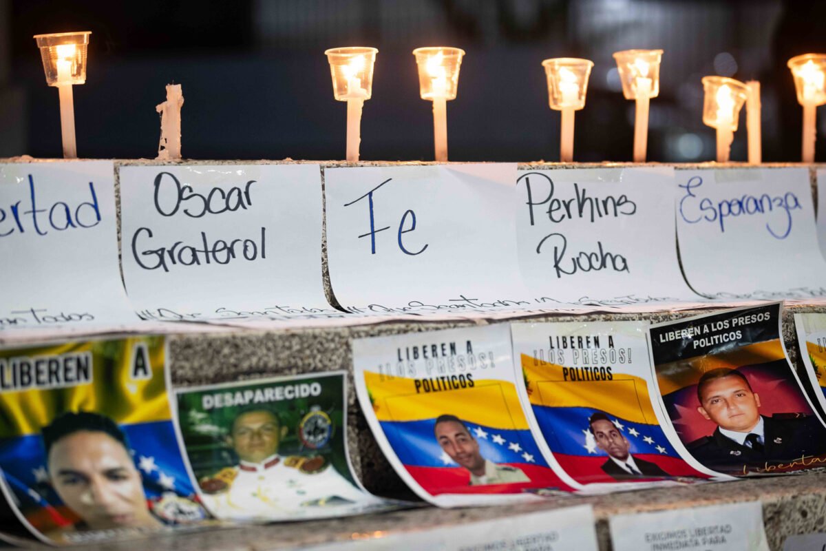 Familiares de presos políticos cumplen una semana en vigilia a la espera de más liberaciones