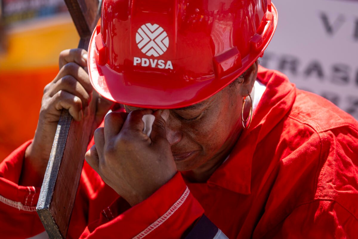 En imágenes: el viacrucis de los familiares de trabajadores de PDVSA detenidos 