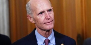Rick Scott percibió engaño de la cúpula chavista y lanzó fuerte advertencia: «Estamos observando cada paso»