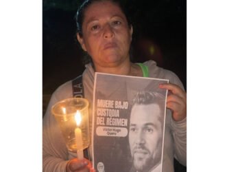 Clippve realizó una vigilia en honor a la memoria de Víctor Hugo Quero Navas afuera de El Rodeo I