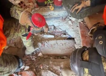 Una nueva señal de vida en medio de la tragedia: el VIDEO que compartió Bukele de una sobreviviente